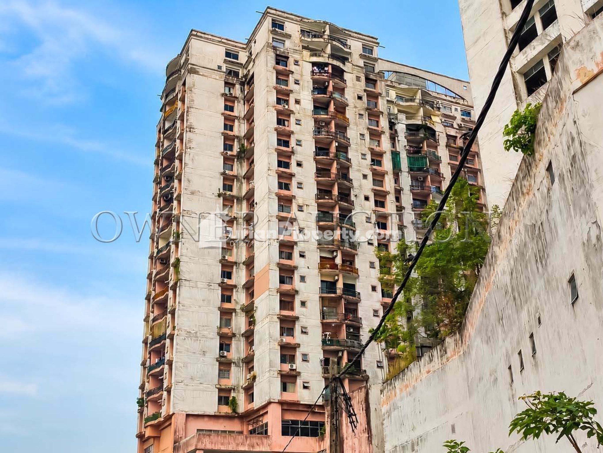 Apartment For Auction at Larkin Utama