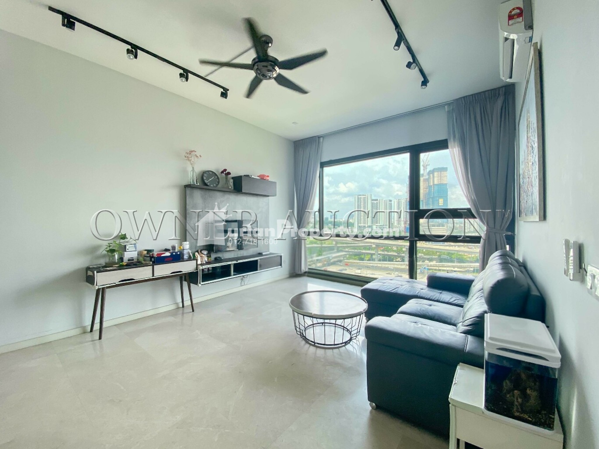 Condo For Auction at Vogue Suite 1