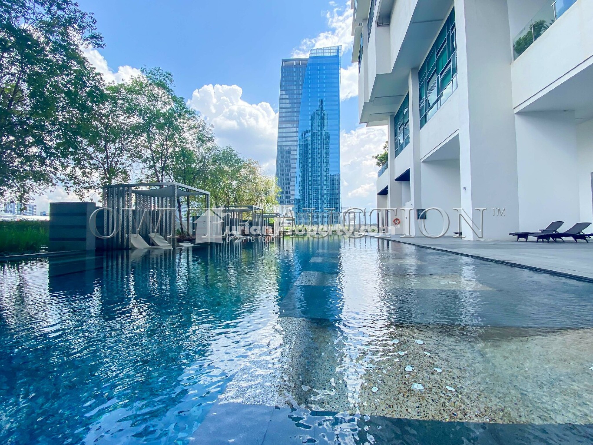 Condo For Auction at Vogue Suite 1