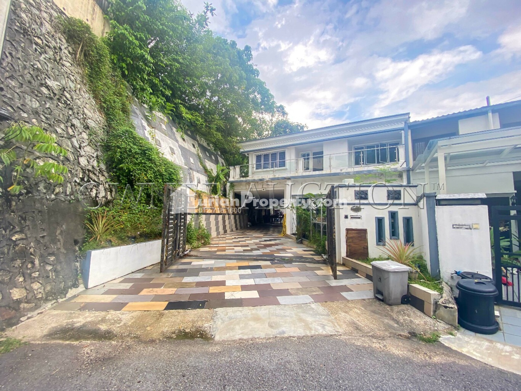 Terrace House For Auction at Taman Zooview