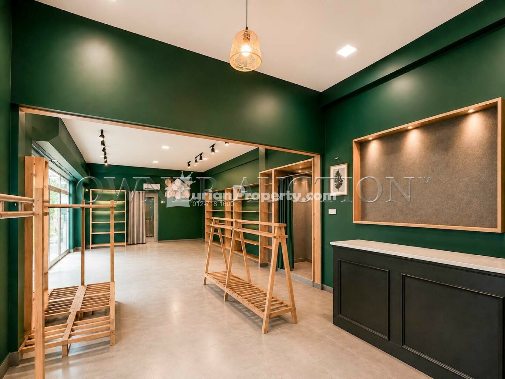 Shop Office For Auction at Space U8