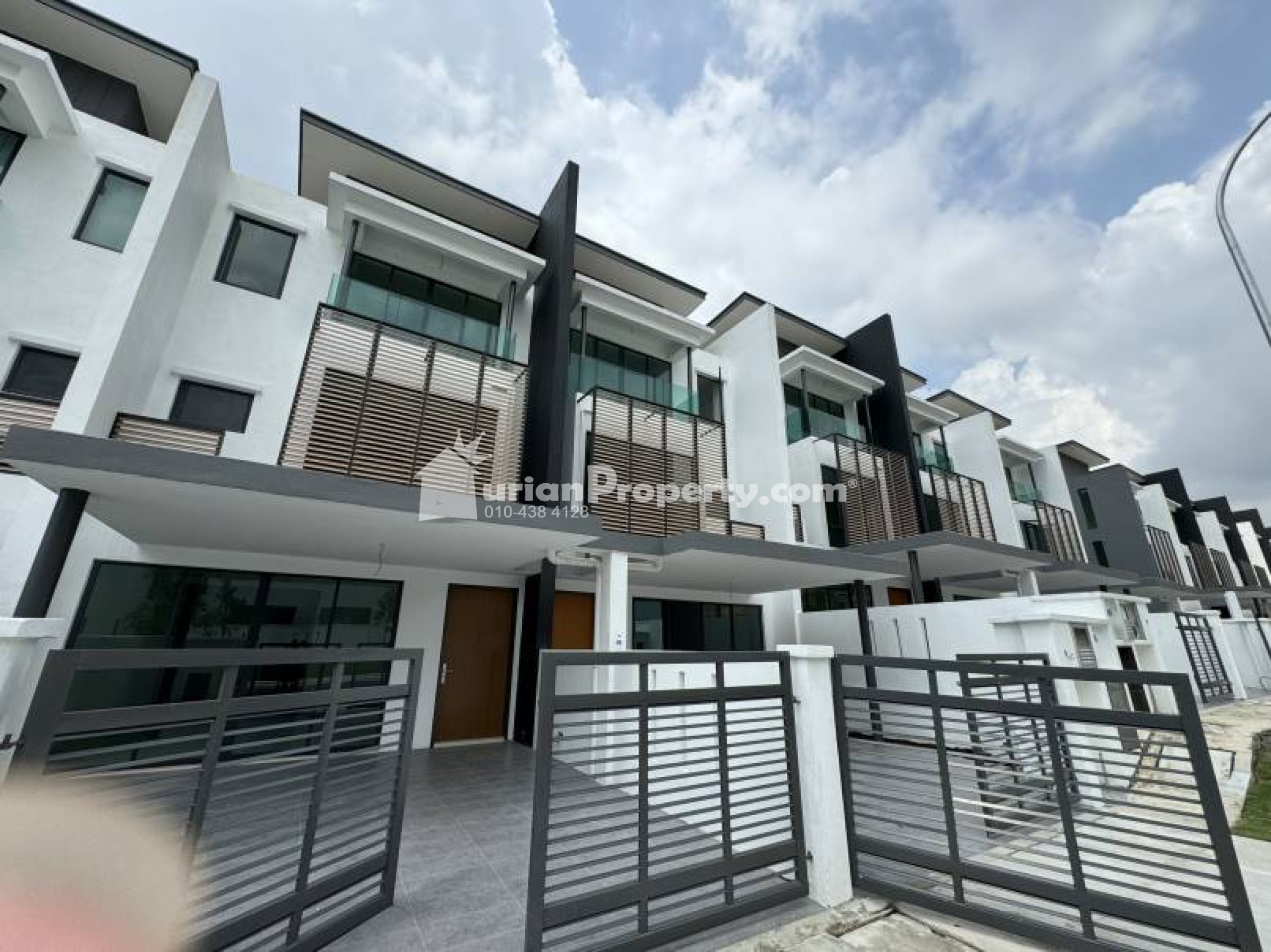 Terrace House For Sale at Seksyen U10