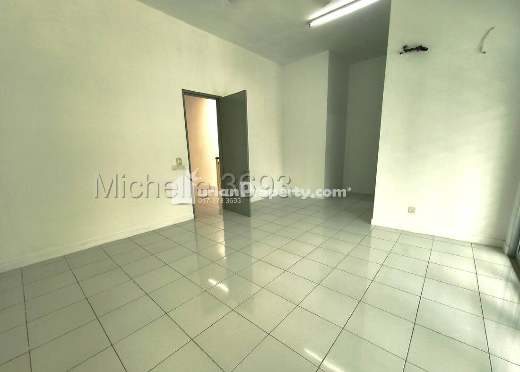 Terrace House For Sale at Chimes