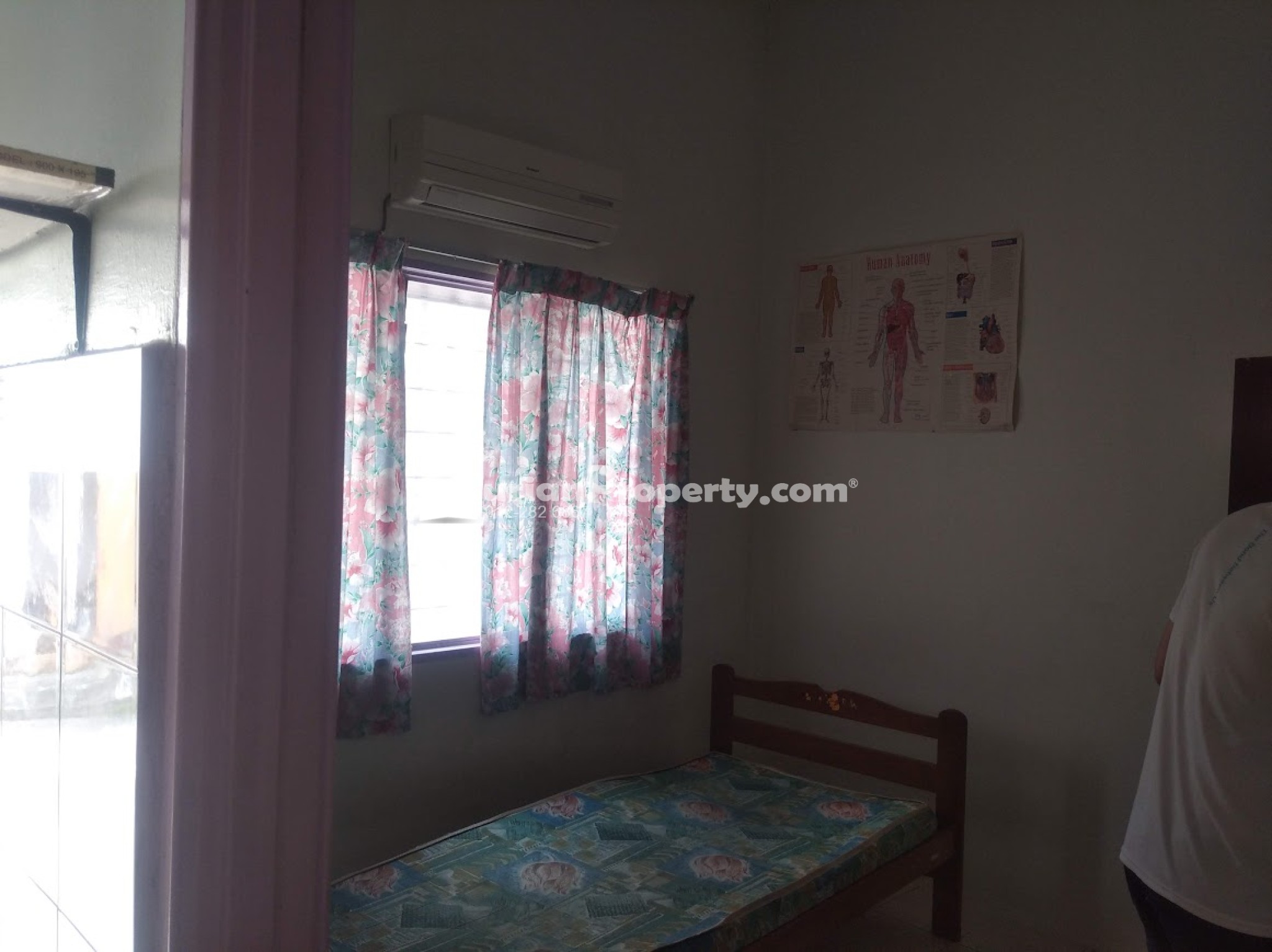 Terrace House For Rent at Kampung Pendamar