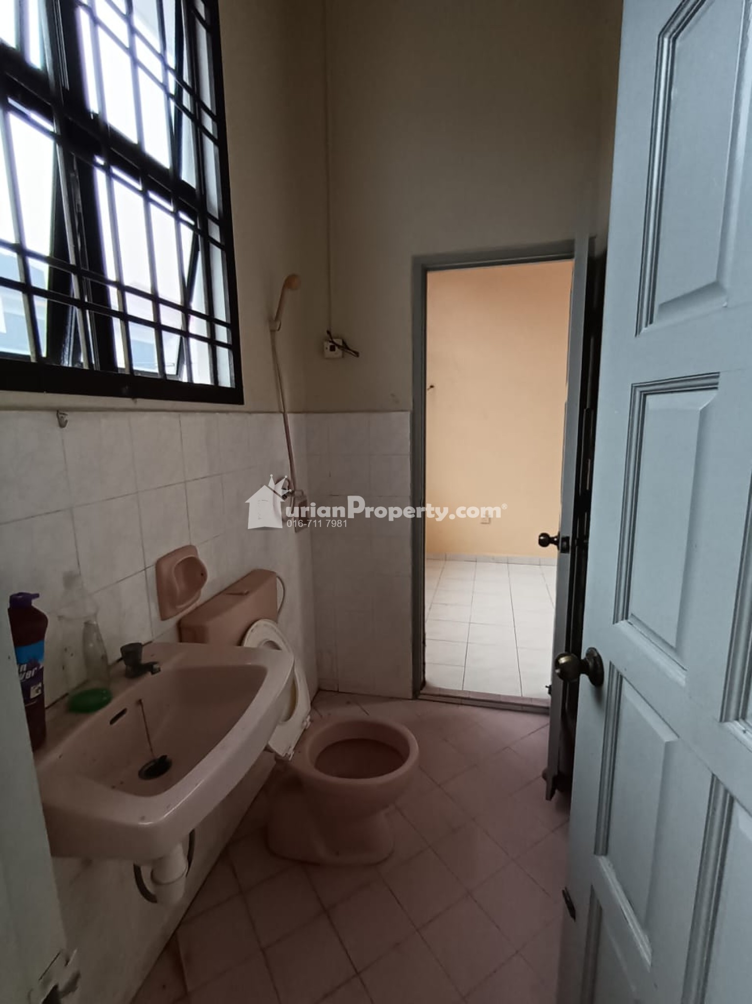 Terrace House For Rent at Taman Desa Cemerlang