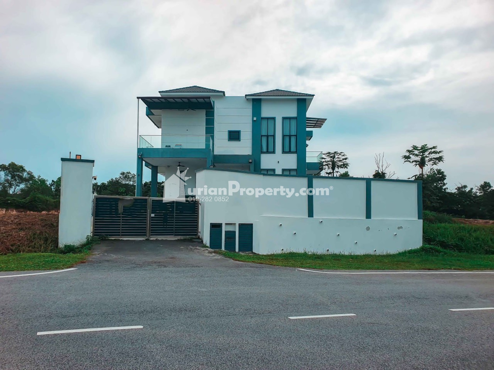 Bungalow House For Sale at Nilai Spring Villas