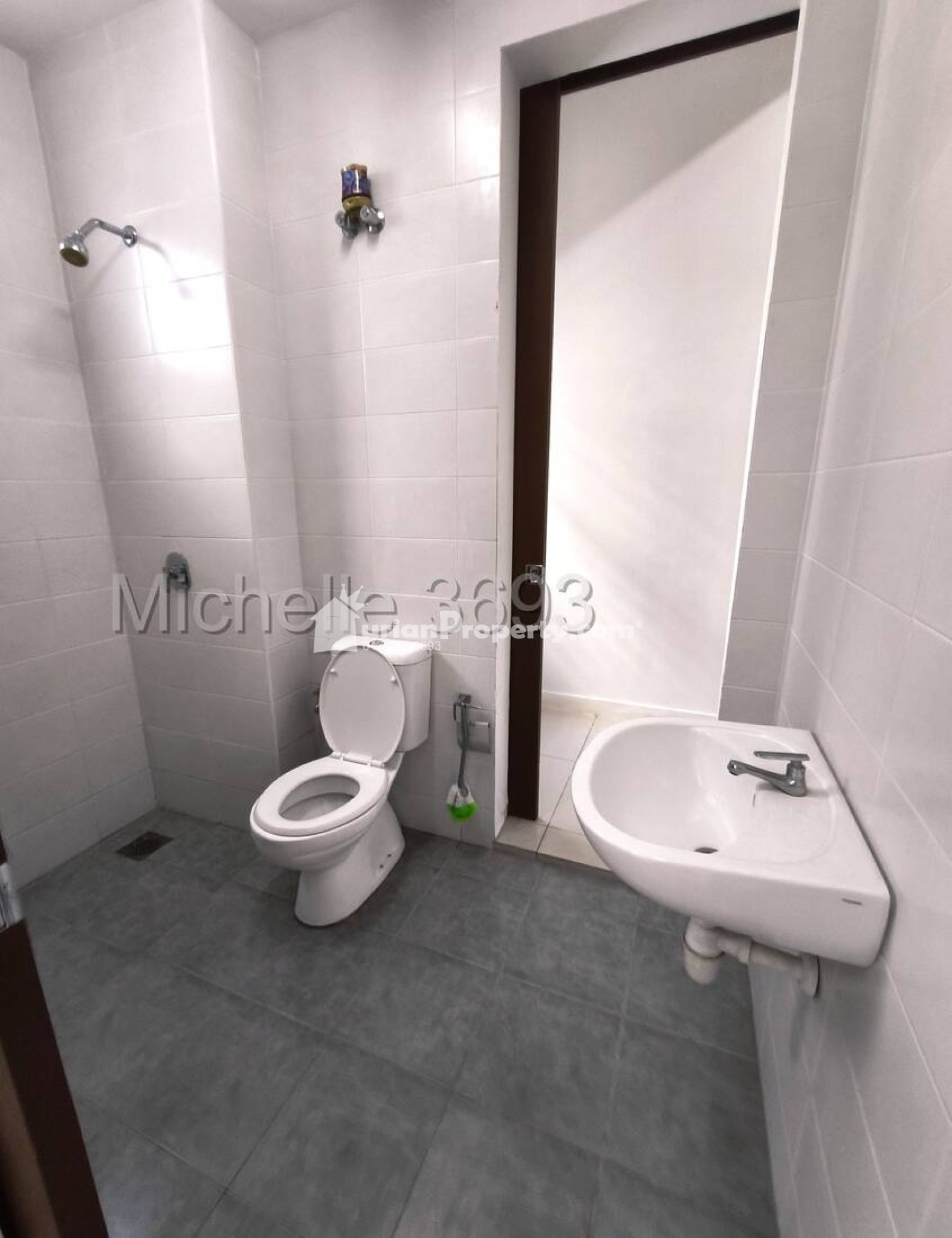 Terrace House For Sale at Chimes