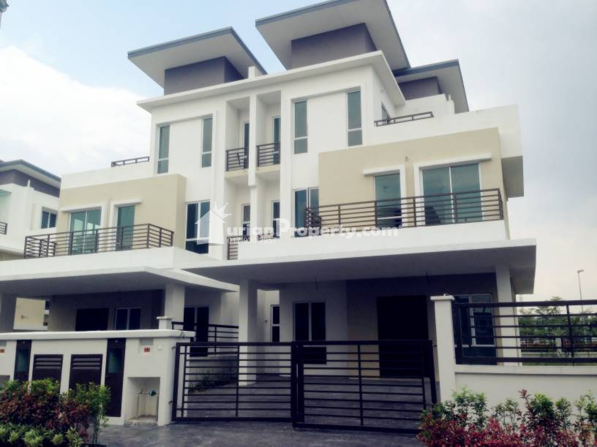 Semi D For Sale at Regency Parc