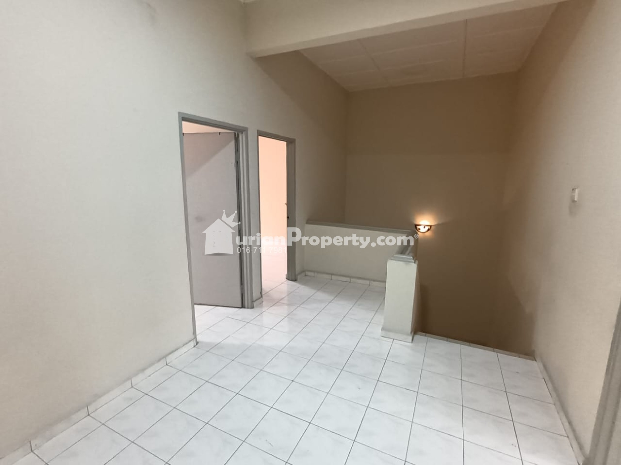 Terrace House For Rent at Taman Desa Cemerlang