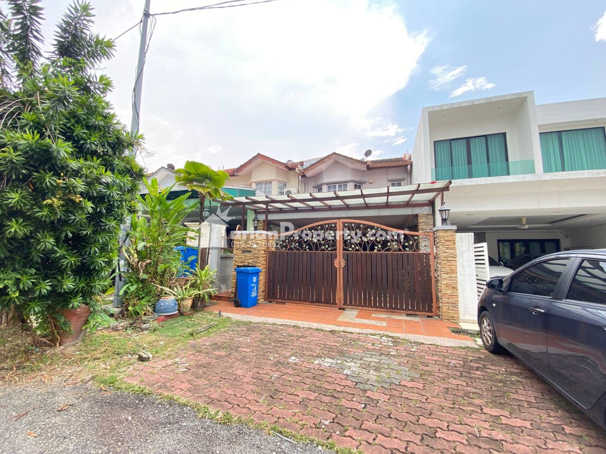 Terrace House For Sale at Section 13