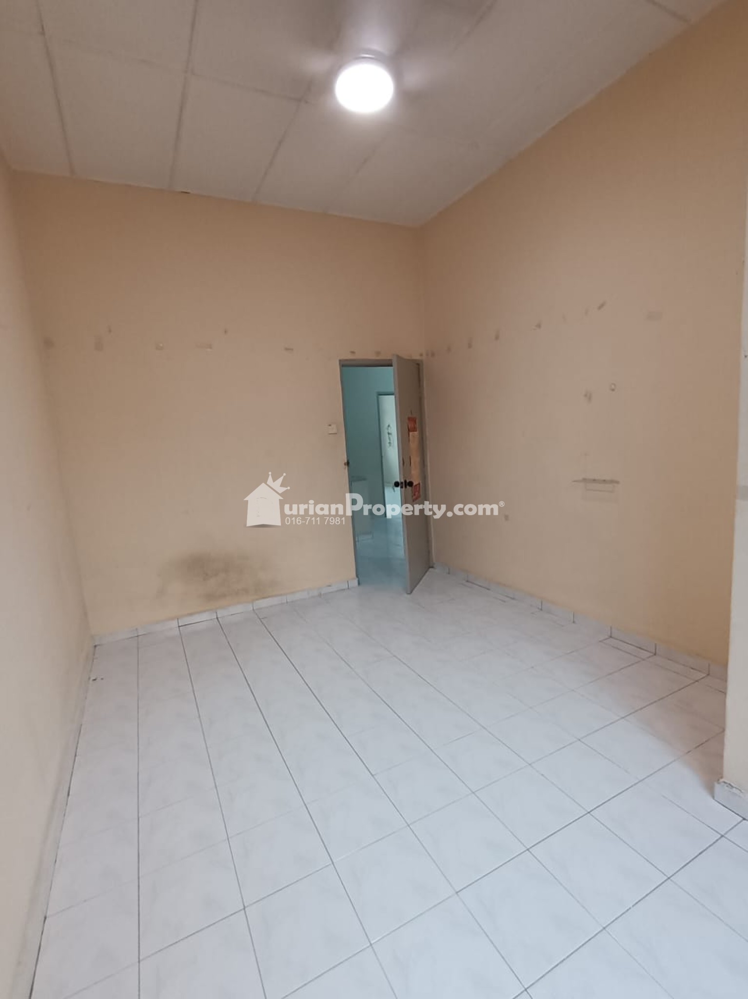Terrace House For Rent at Taman Desa Cemerlang