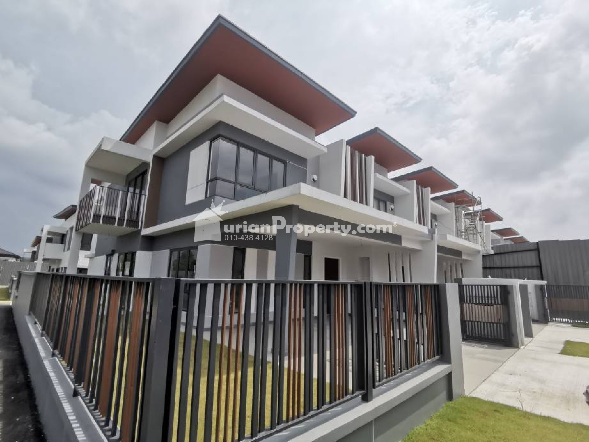Terrace House For Sale at Bandar Puncak Alam