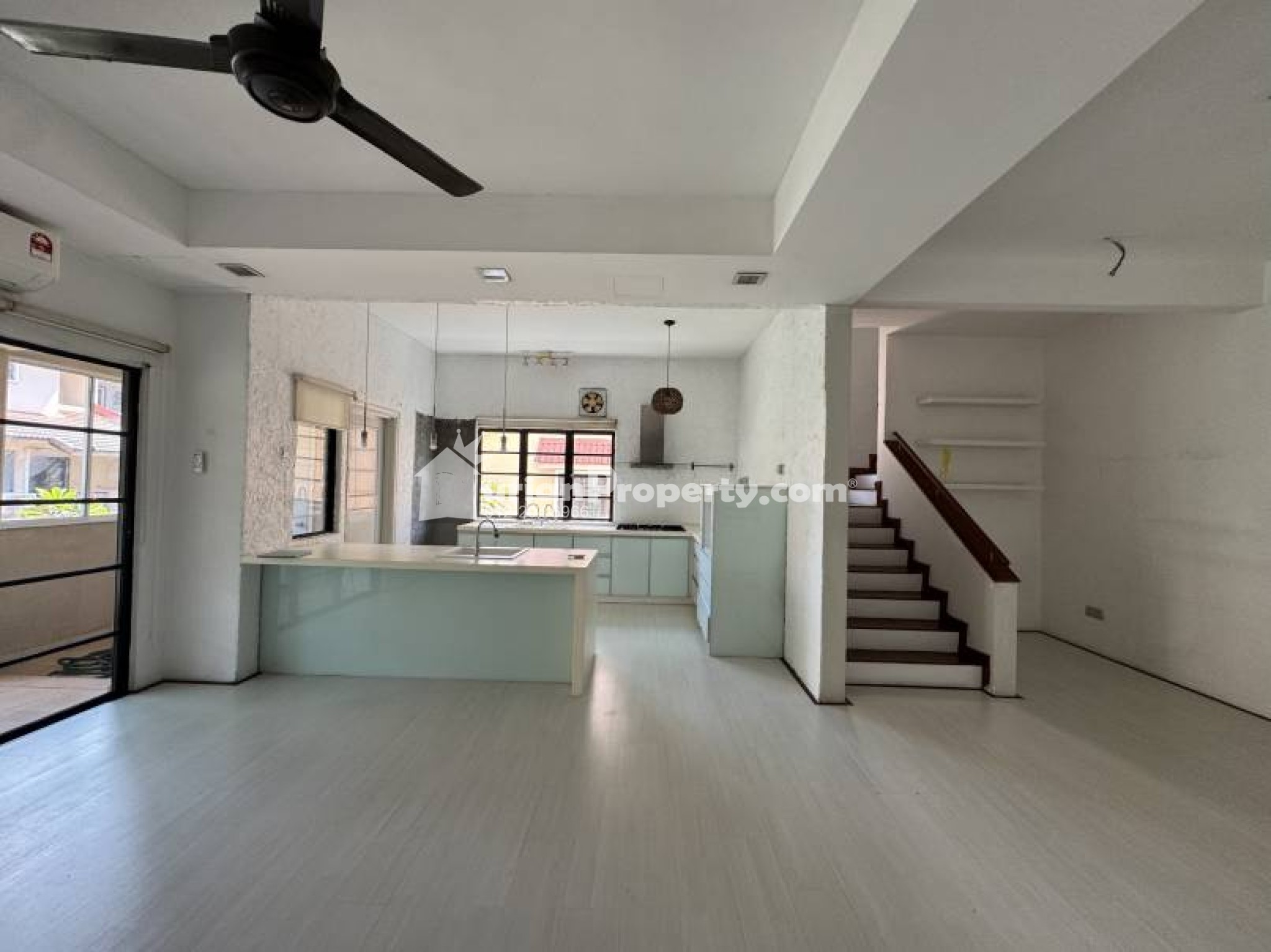 Condo For Rent at Parkville
