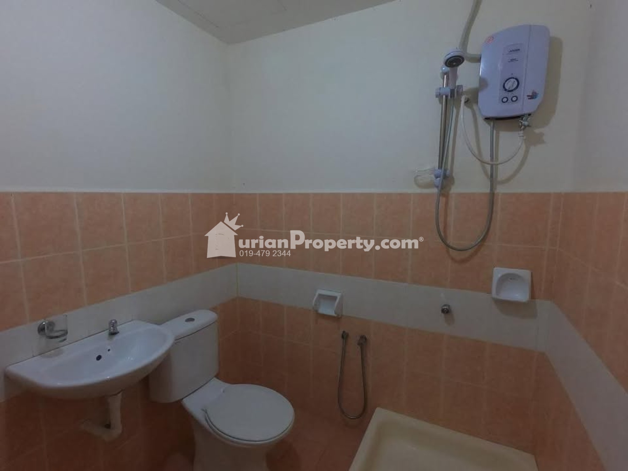 Condo For Rent at Tiara Mutiara