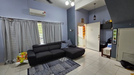 Terrace House For Rent at Hillpark 3