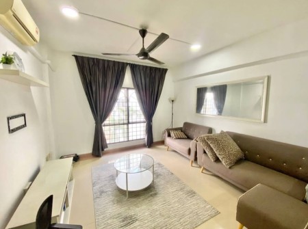 Condo Room for Rent at HYVE Cyber Bistari
