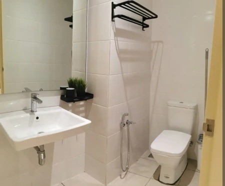 Condo Room for Rent at Koi Tropika