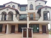 Terrace House For Rent at Diamond City