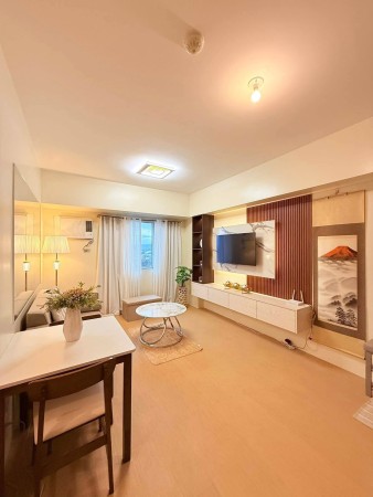 Condo Room for Rent at LaCosta