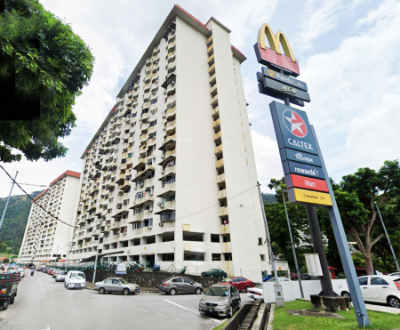 Flat For Sale at Taman Lone Pine