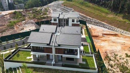 Terrace House For Sale at Symphony Hills