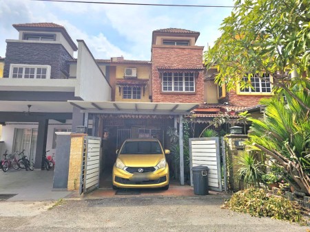 Terrace House For Sale at Section 3