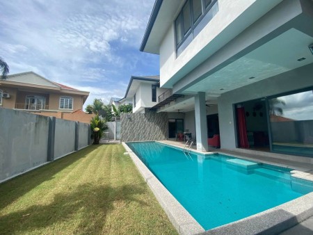 Bungalow House For Sale at Section 9