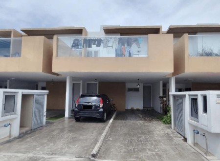 Townhouse For Auction at Casa Bluebell