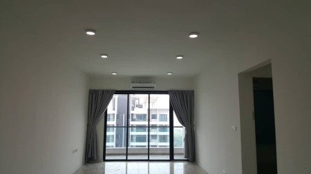 Condo For Sale at Paragon 3