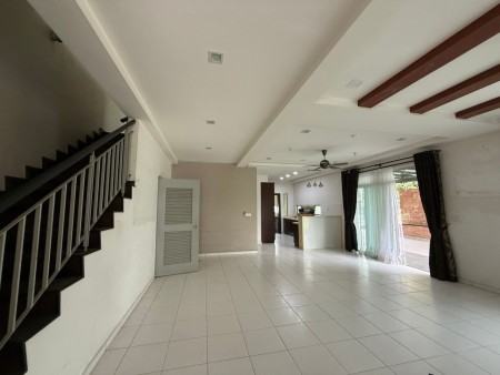 Condo For Rent at Horizon Hills