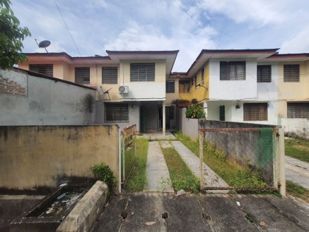 Terrace House For Sale at Halaman Meru Damai