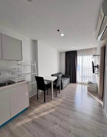 Condo Room for Rent at Sri York