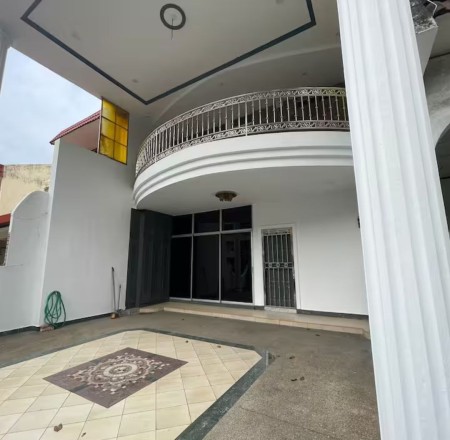 Terrace House For Rent at Taman City