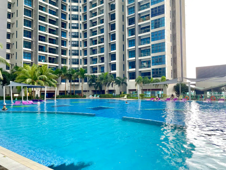 Condo Room for Rent at Dua Residency