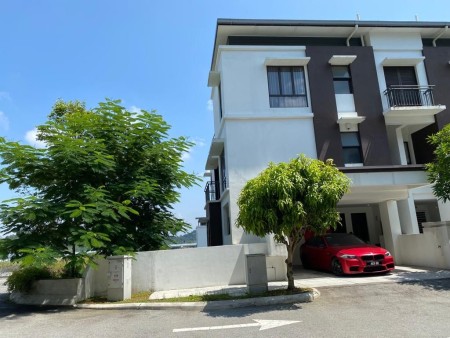 Link Villa For Sale at Cahaya SPK