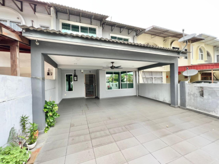 Terrace House For Sale at SS12
