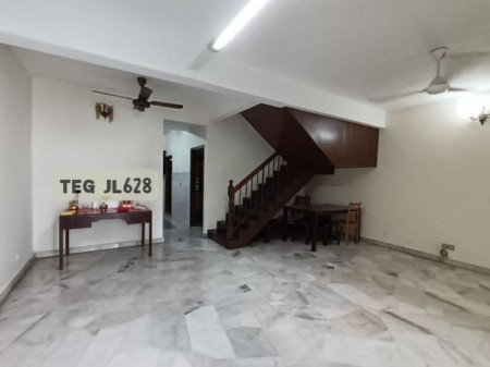 Terrace House For Rent at Taman Desawan