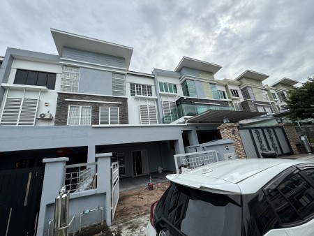 Terrace House For Sale at Taman Seri Putra 3