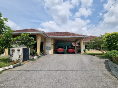 Bungalow House For Sale at Kampung Labu Lanjut