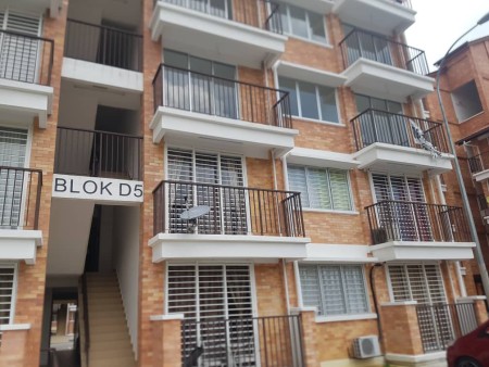 Apartment For Sale at Villa Court Apartment  @ Goodview Height