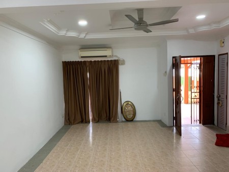 Terrace House For Sale at Section 7