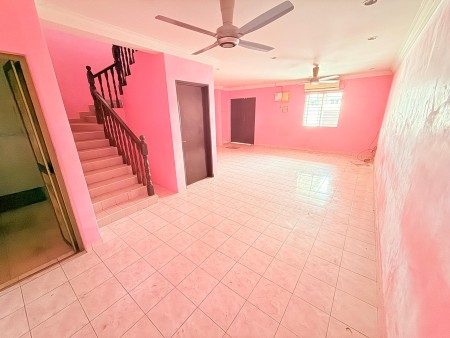 Terrace House For Rent at Batu Belah