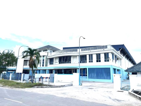 Semi-D Warehouse For Rent at Section 27