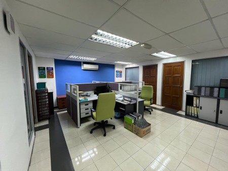 Office For Rent at Diamond Square