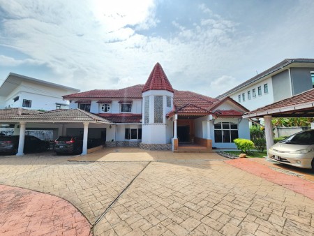 Bungalow House For Sale at Country Heights Kajang