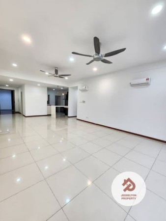 Condo For Sale at Jade Residence