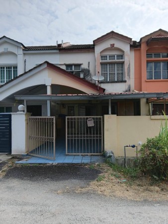 Terrace House For Sale at Section 3