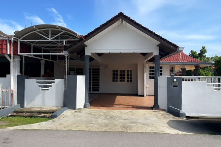 Terrace House For Sale at Kota Laksamana