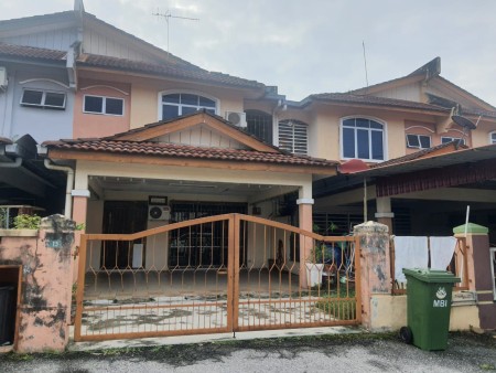 Terrace House For Rent at Halaman Meru Permai