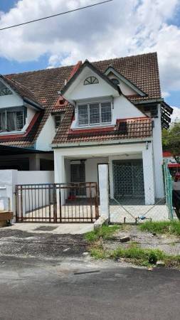 Terrace House For Sale at Taman Subang Permai